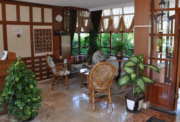 Moms Hotel - Görsel 3