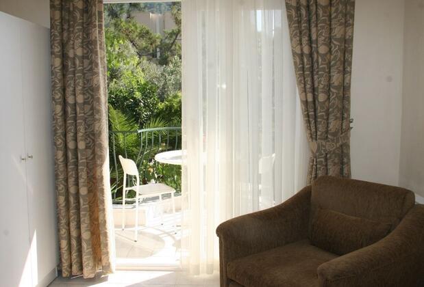 Life Apart - Görsel 5