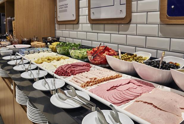 Holiday Inn Express İstanbul Ataköy Metro Otel - Görsel 9