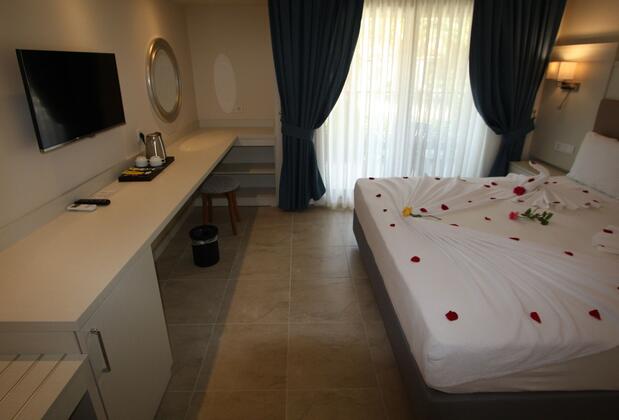 Holiday Calbis Hotel - Görsel 7