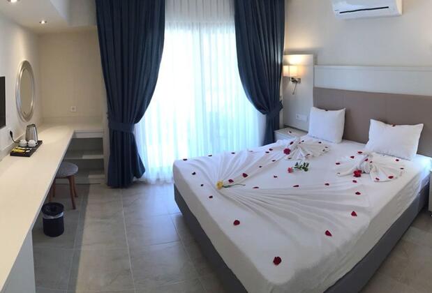 Holiday Calbis Hotel - Görsel 10