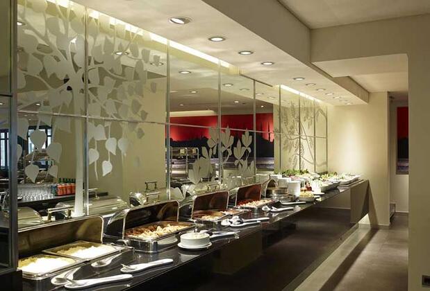 Mövenpick Hotel Istanbul Bosphorus - Görsel 19