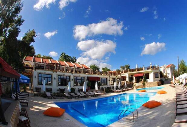 Bellapais Monastery Village - Görsel 12