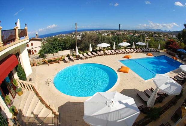 Bellapais Monastery Village - Görsel 5