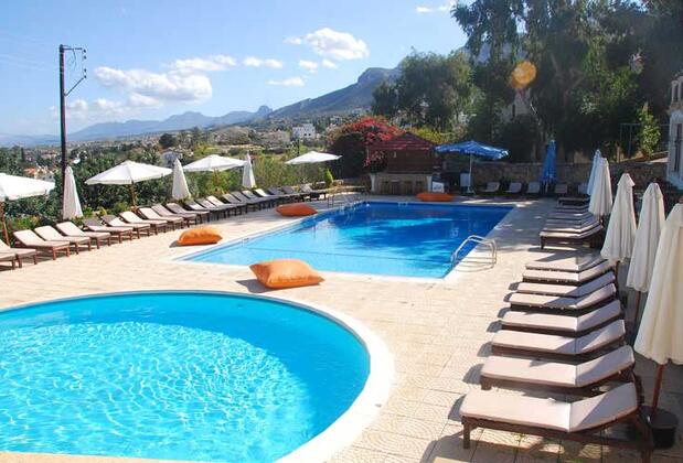 Bellapais Monastery Village - Görsel 4