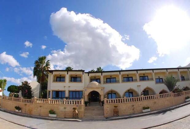 Bellapais Monastery Village - Görsel 3