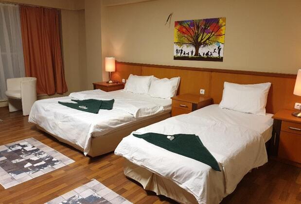 One Blood Hotel - Görsel 5