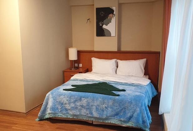 One Blood Hotel - Görsel 6