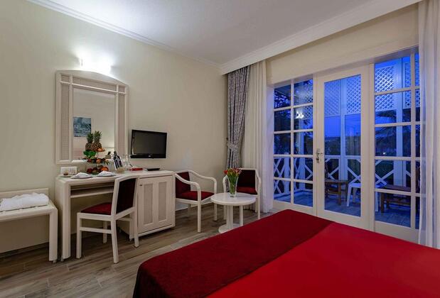 Euphoria Palm Beach Resort - Görsel 27