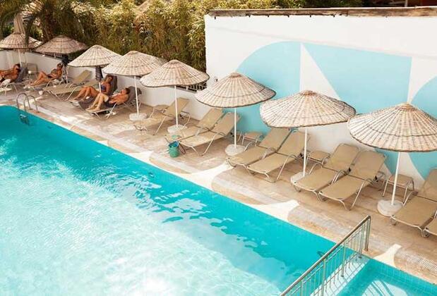 The Beachfront Hotel - Görsel 4