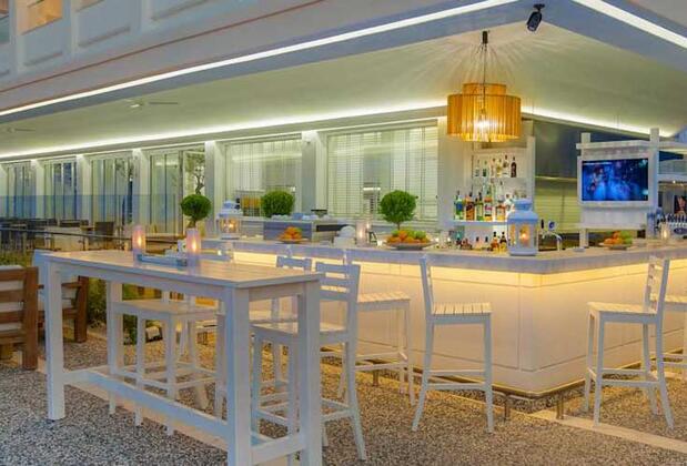 The Beachfront Hotel - Görsel 7