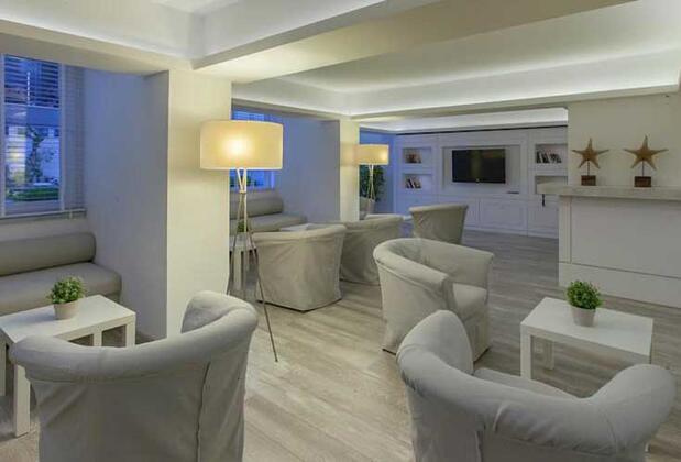 The Beachfront Hotel - Görsel 15