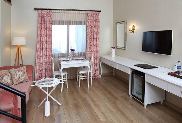 Golden Lake Hotel - Görsel 21