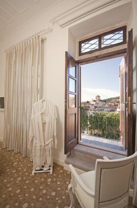 Siyah Lale Otel Cunda - Görsel 5