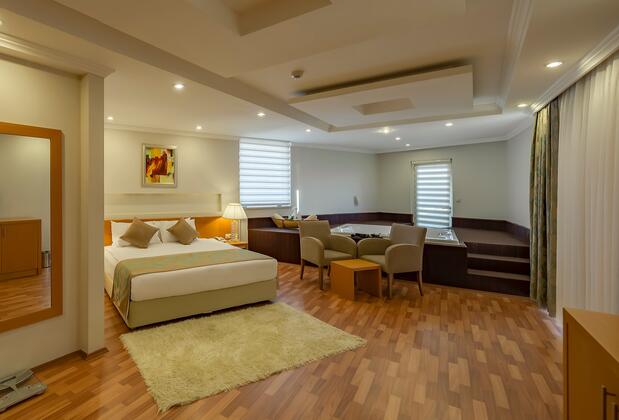 Crystal Admiral Resort Suites & Spa - Görsel 18