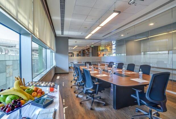 Tav Airport Hotel İzmir - Görsel 9