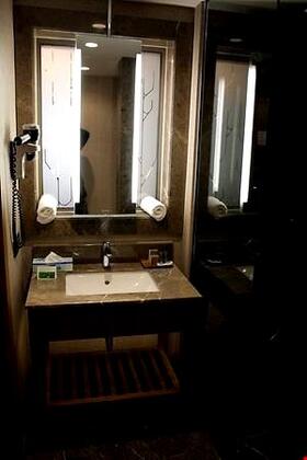 Ramada Hotel & Suites by Wyndham Adana - Görsel 27