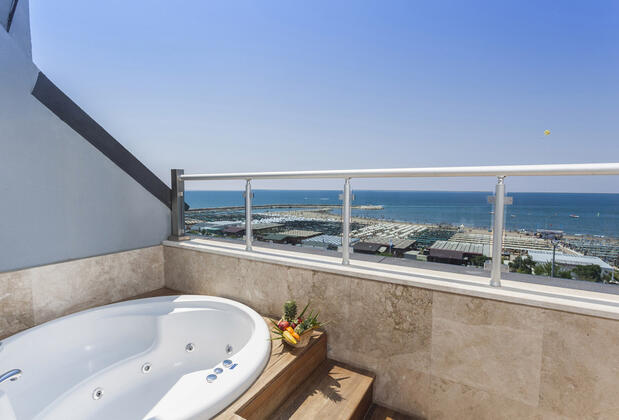 Commodore Elite Suites & Spa - Görsel 18