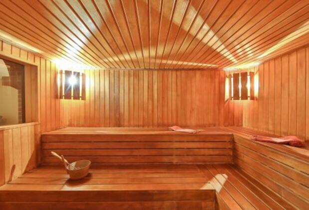 Ramada by Wyndham İstanbul Taksim - Görsel 11