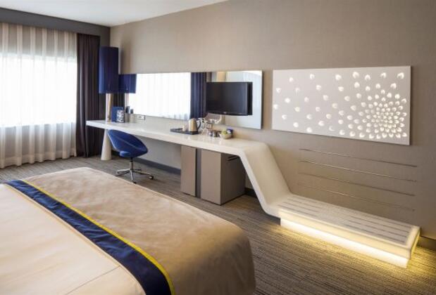 Ramada Hotel & Suites Kemalpaşa - Görsel 21