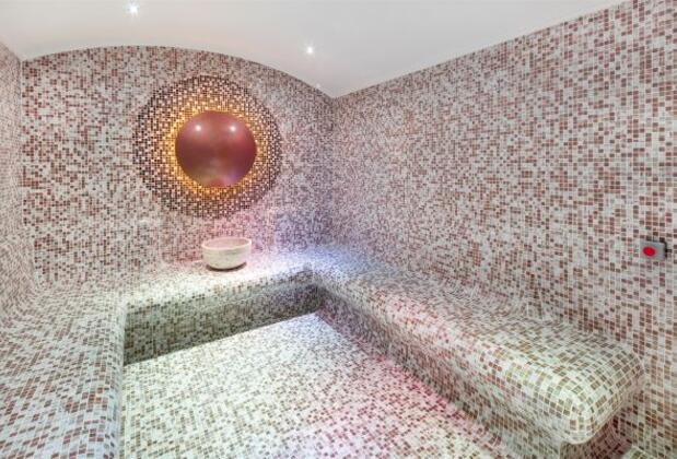 Ramada Hotel & Suites Kemalpaşa - Görsel 24