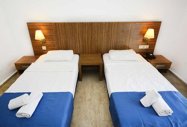 Blue White Hotel - Görsel 16