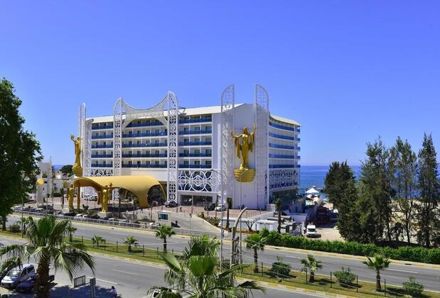 Azura Deluxe Resort & Spa Hotel - Görsel 3