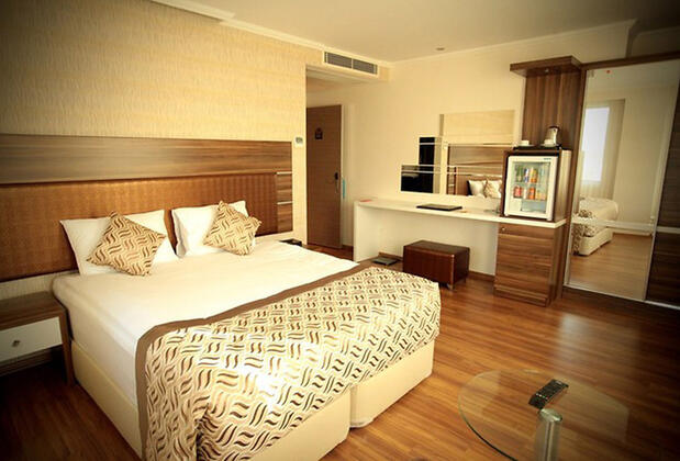 Edi's Premier Hotel - Görsel 6