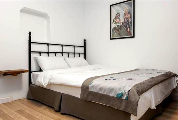 Myra Pera - Görsel 3