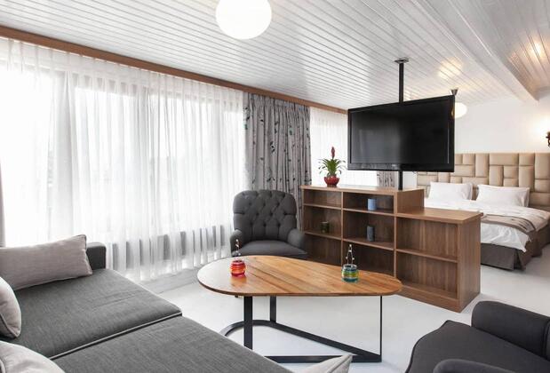 Myra Pera - Görsel 5