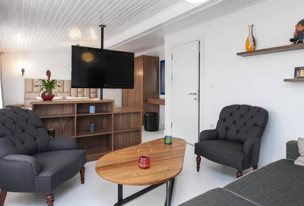 Myra Pera - Görsel 4