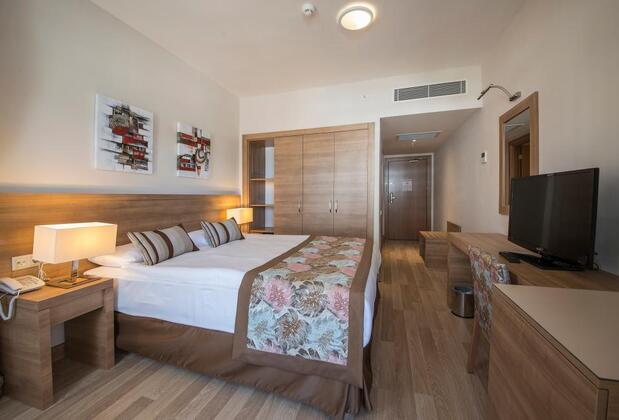 Ramada Resort Lara - Görsel 7