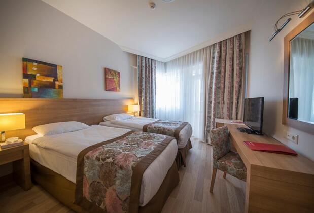 Ramada Resort Lara - Görsel 10