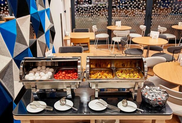 Holiday Inn Express İstanbul Ataköy Metro Otel - Görsel 19