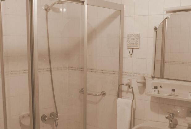 Rest Inn Airport Hotel - Görsel 17