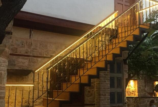 White Garden Pansion - Görsel 4