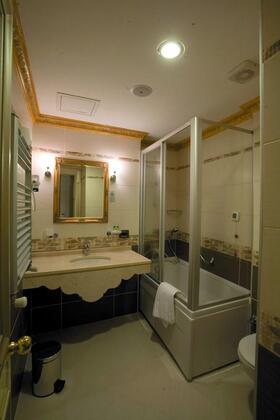 Maywood Hotel - Görsel 24