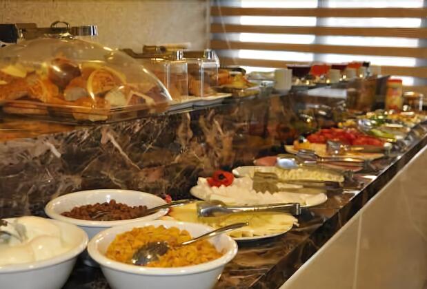 Golden Rain Hotel - Görsel 4