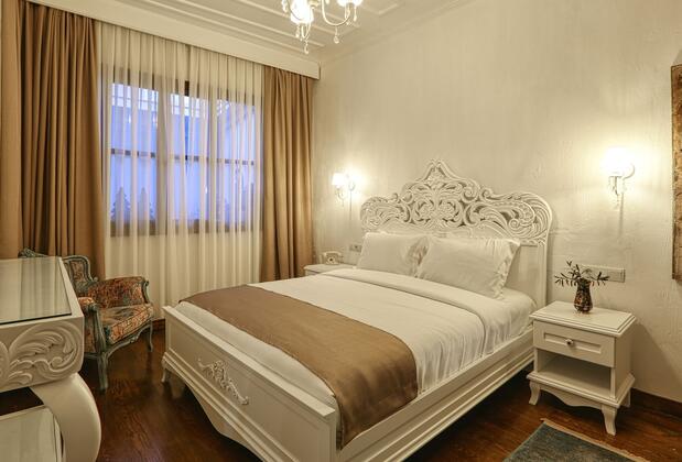 Bay C Konak Trilye - Görsel 15