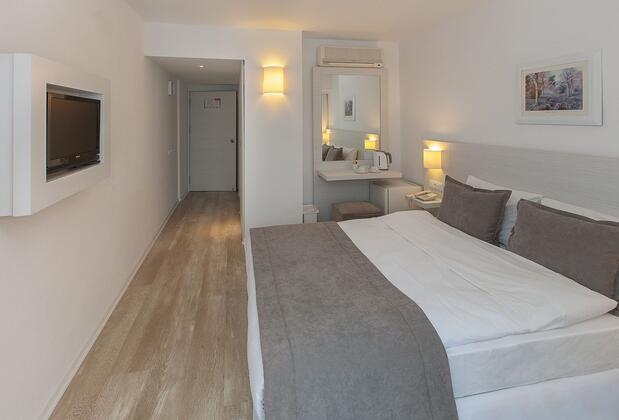 The Beachfront Hotel - Görsel 18