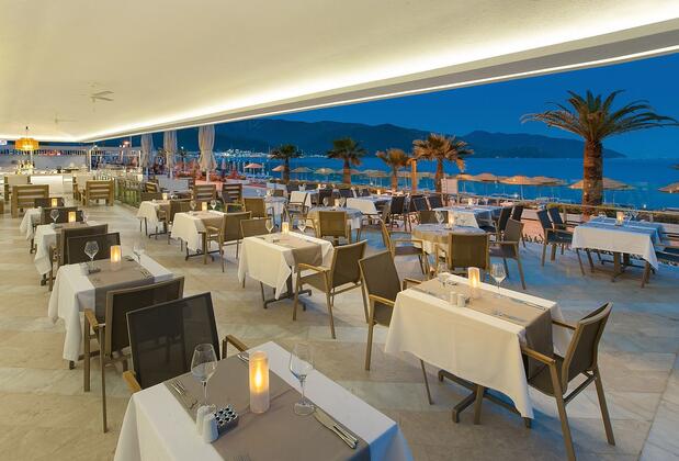 The Beachfront Hotel - Görsel 11