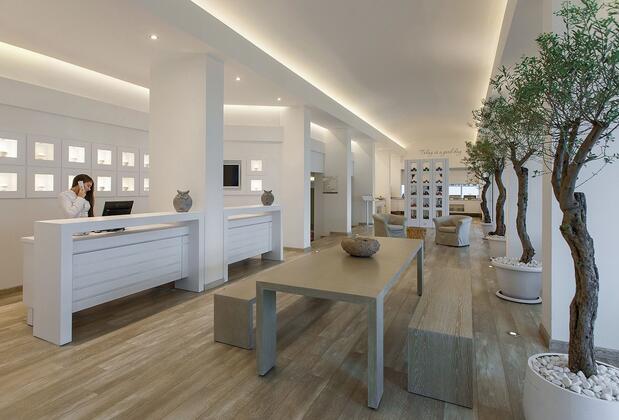 The Beachfront Hotel - Görsel 13