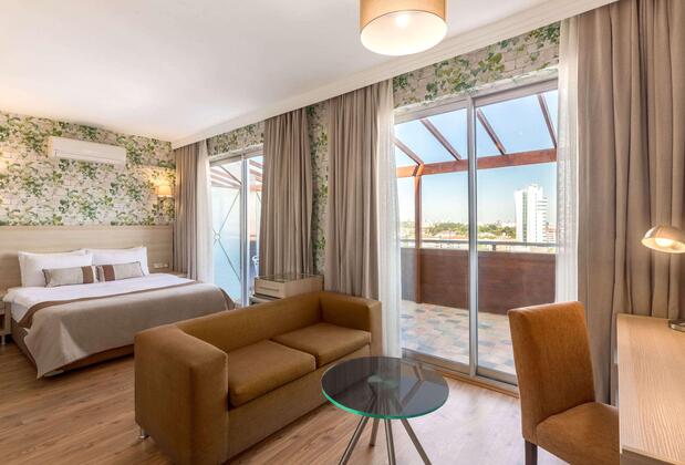 Ramada by Wyndham Tire - Görsel 11