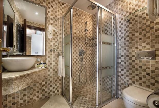 Castle Old Town Hotel - Görsel 14