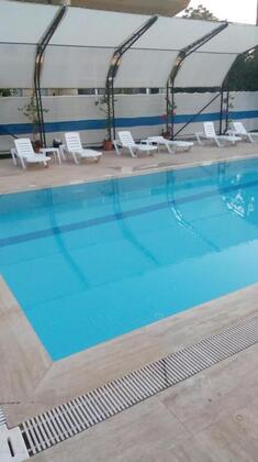 Lily Family Apart - Görsel 4