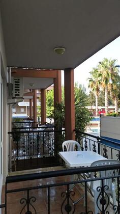 Lily Family Apart - Görsel 11