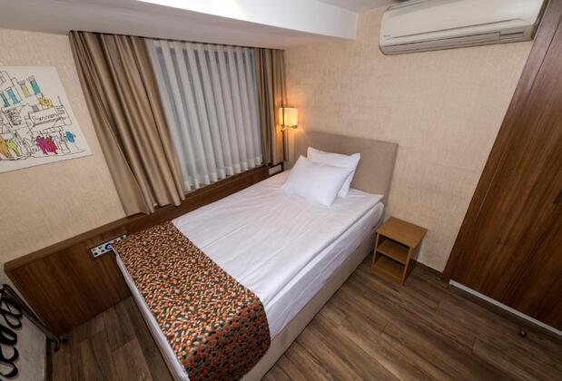 B Guest Hotel - Görsel 23