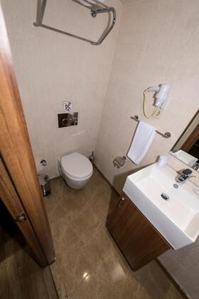 B Guest Hotel - Görsel 25