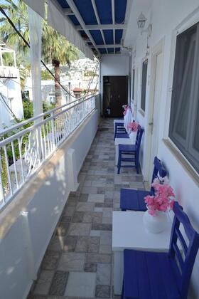 White and Blue Bodrum - Görsel 3