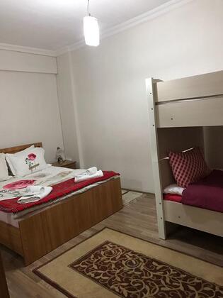 Nelly Guesthouse - Görsel 4